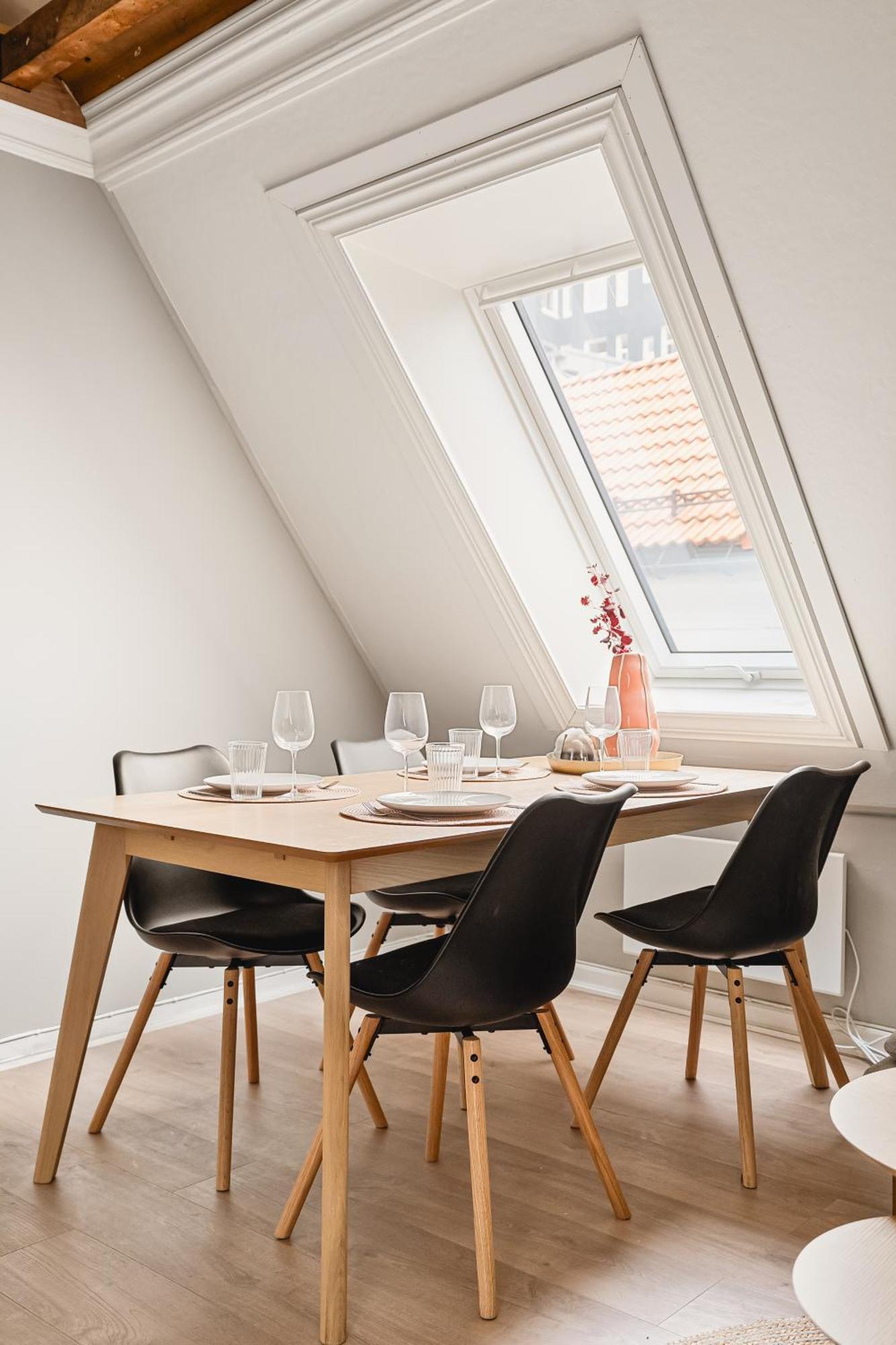 Apartamento 2024 Renovated Luxury Penthouse! Up To 9 Guests! Bergen Exterior foto