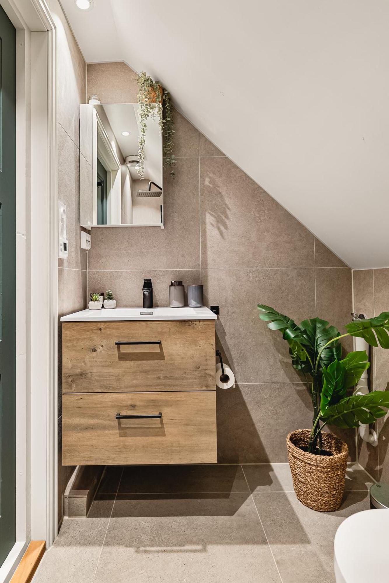 Apartamento 2024 Renovated Luxury Penthouse! Up To 9 Guests! Bergen Exterior foto